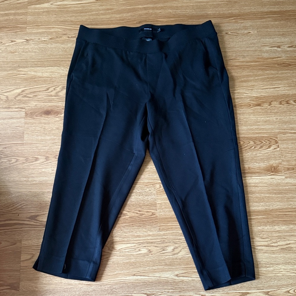 Torrid Women's Black Cropped Pants